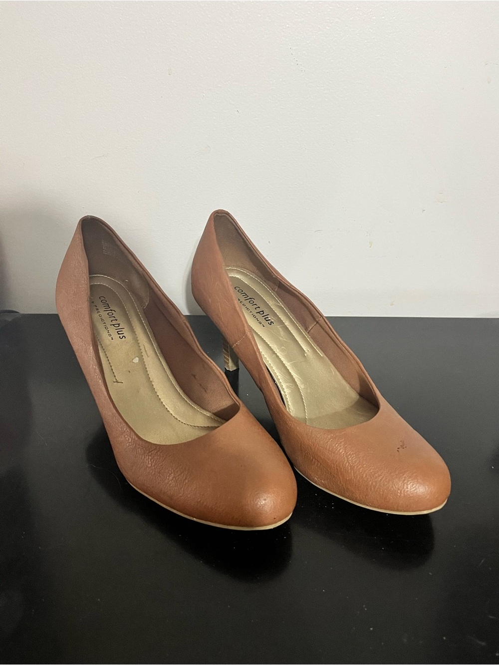 comfort plus by Predictions Women's Tan Mid Heel Pumps